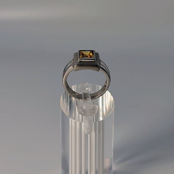 Sterling Silver Ring With Square Citrine Gemstone Size 7.5 - Picture 3 of 12